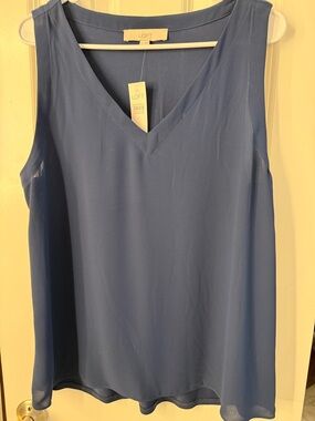 NWT LOFT V-Neck Sleeveless Camisole in navy